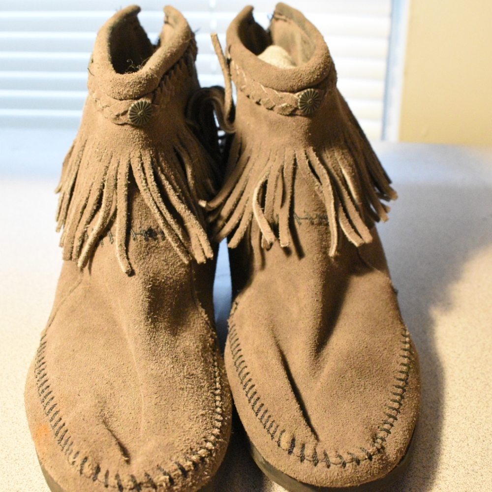 Minnetonka High Zip Back Boot size 11